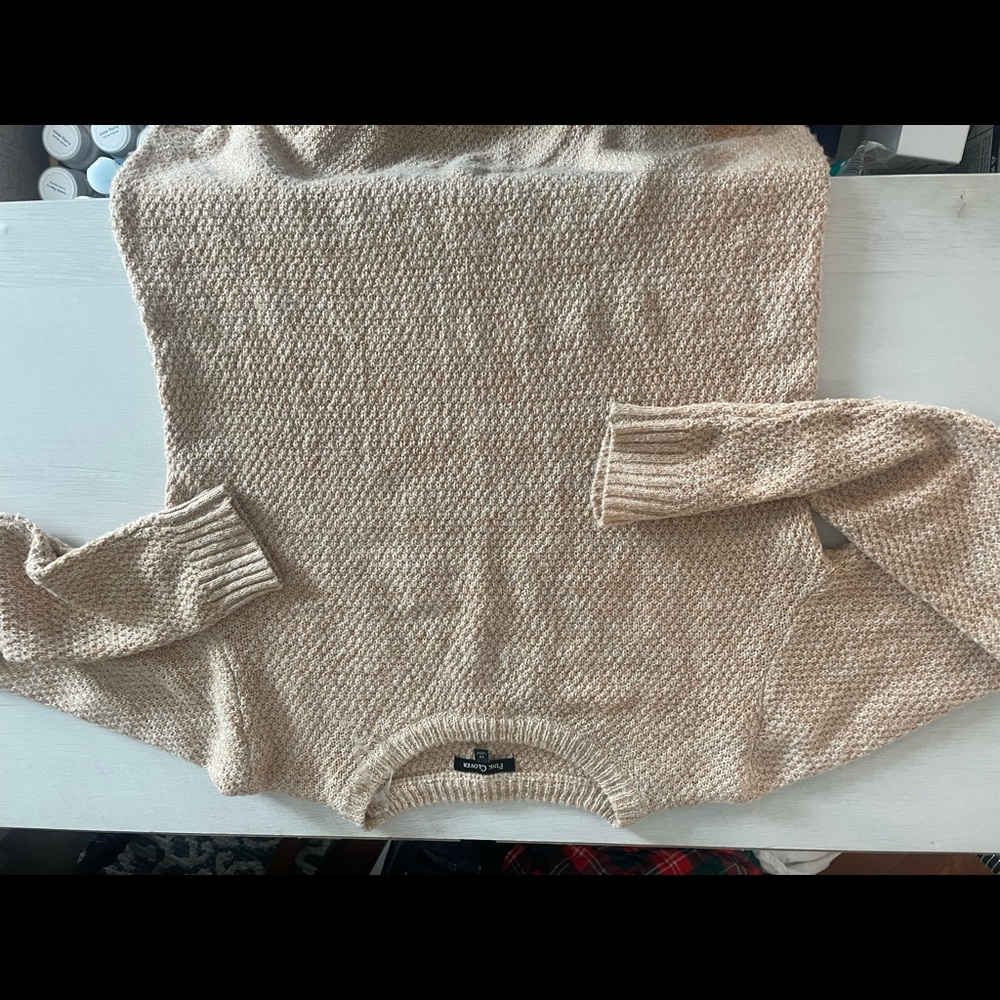 Pink Clover Curve Hem Sweater